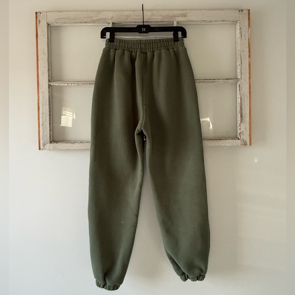 Comfrt Standard Sweatpants - Picture 5 of 10